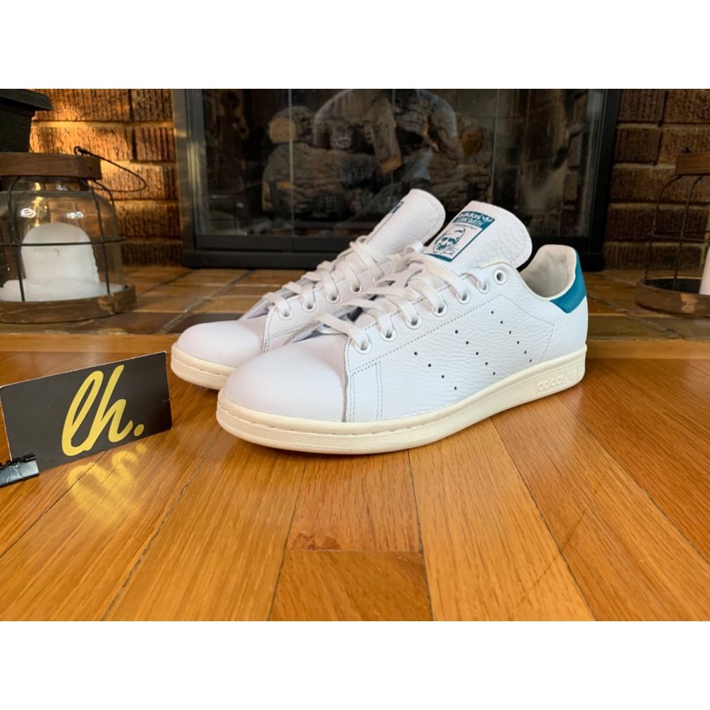 Size 11 W / 9.5 M Adidas Originals Stan Smith Teal White Athletic Shoes EF9321 - Picture 2 of 5